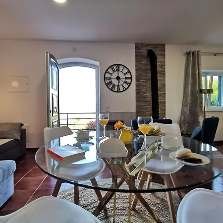 Freistehendes In Colares Mit Grill, Garten Und Terrasse *